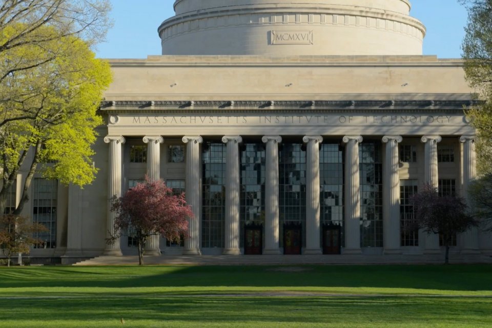 Salah satu gedung di Massachusetts Institute of Technology (MIT), universitas terbaik di dunia versi QS World Ranking 2022