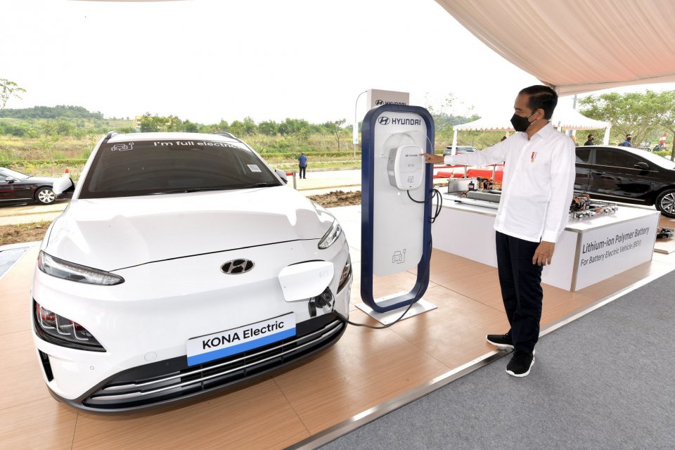 Jokowi, mobil listrik, otomotif