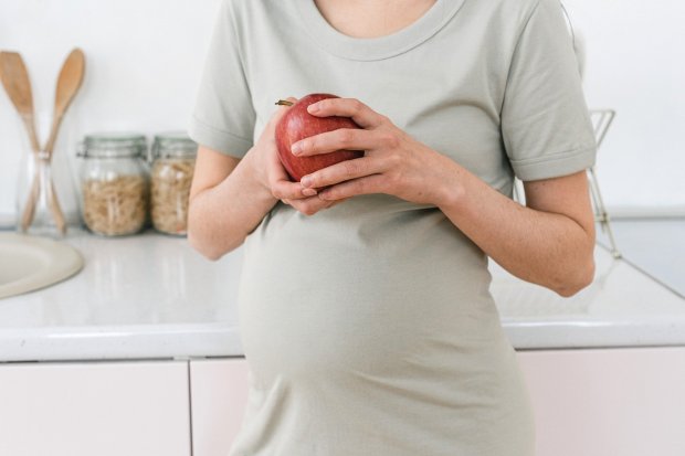 Apel merupakan salah satu sumber vitamin untuk ibu hamil