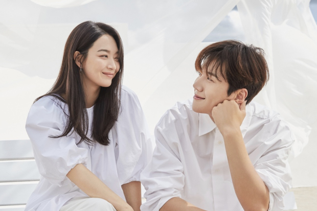 Shin Min Ah dan Kim Seon Ho