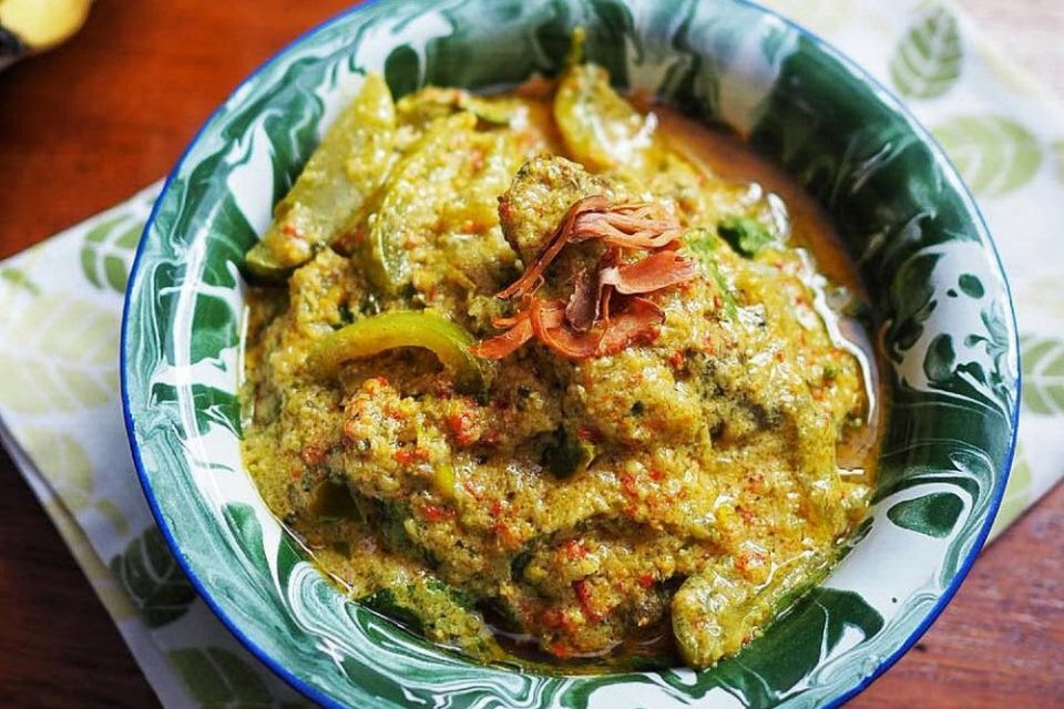 Makanan khas Maluku, ikan kuah pala Banda