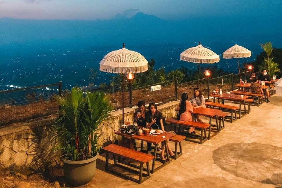 Pemandangan indah dari HeHa Sky View yang merupakan salah satu tempat nongkrong di Jogja