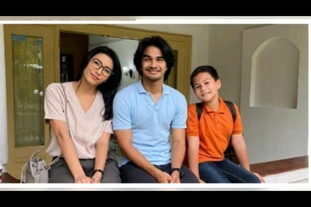 Tyas Mirasih dan Tengku Tezi