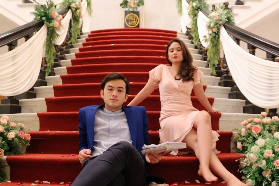 Hojatxonada siyayotgan odamlarning onlayn porno videolarini tomosha qiling.