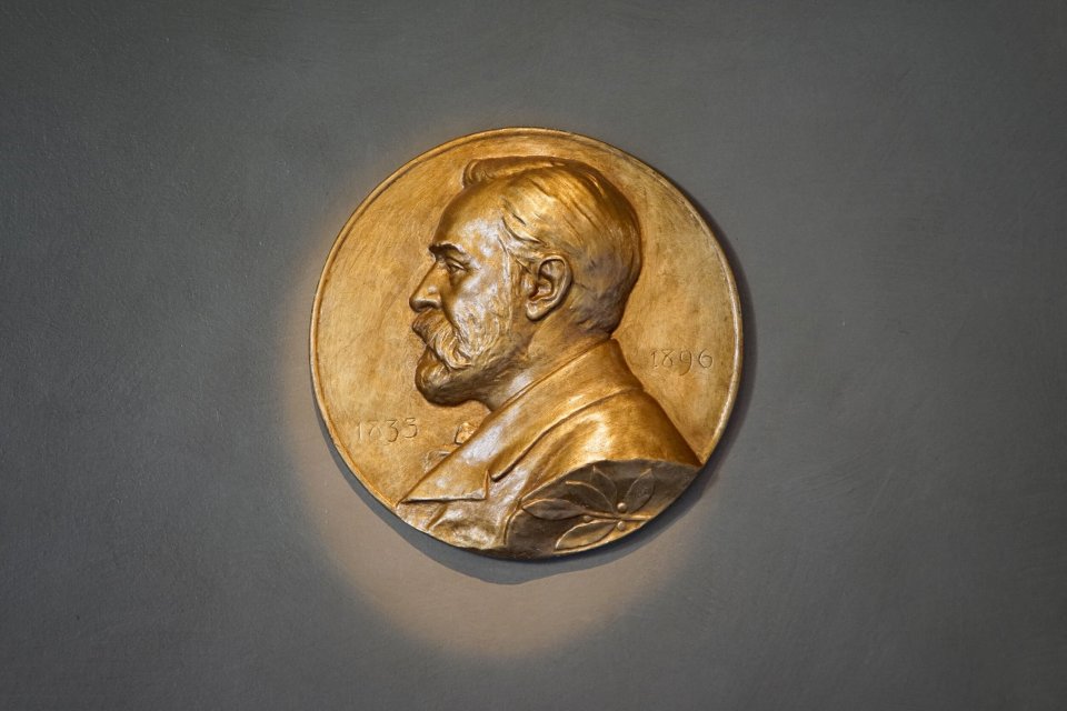 Ilustrasi Nobel