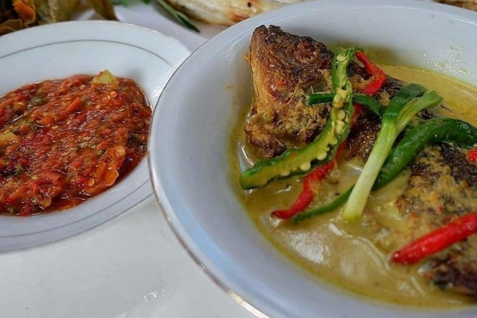 Gulai Taboh merupakan makanan khas Lampung.