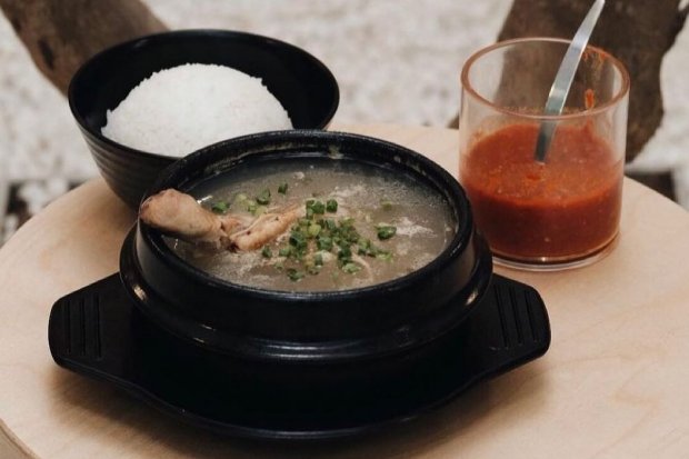 Sajian Chicken Ginseng soup Restoran Zingdo Medan