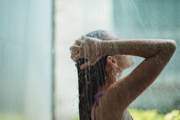 11 Manfaat Mandi Air Dingin di Pagi Hari untuk Kesehatan Tubuh