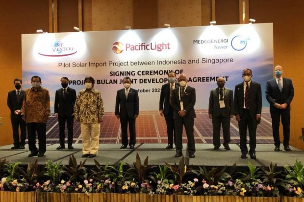Penandatanganan pembelian listrik 100 MW dari Pulau Bulan ke Singapura