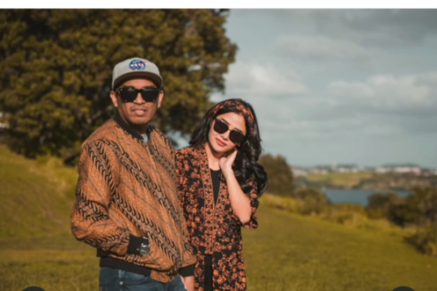 Mutia Ayu dan Glenn Fredly