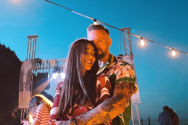 Dilan Cicek Deniz dan Thor Saevarsson