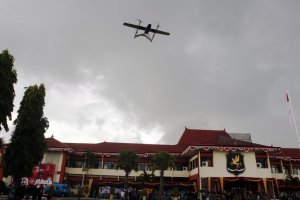 Beehive Drones menguji coba operasional pesawat tanpa awak atau drone antar-pulau dan daerah terpencil di Sumenep, Madura, Jawa Timur, Jumat (31/10/20