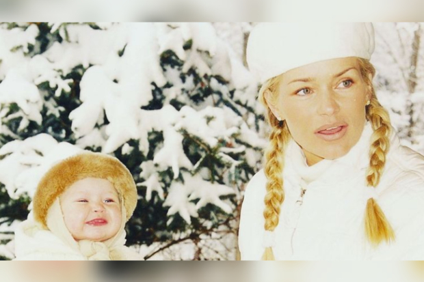 Yolanda Hadid dan Bella Hadid