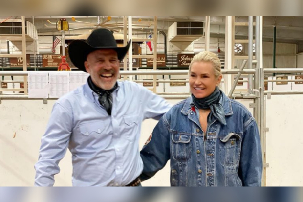 Yolanda Hadid dan Jingoli Joseph 