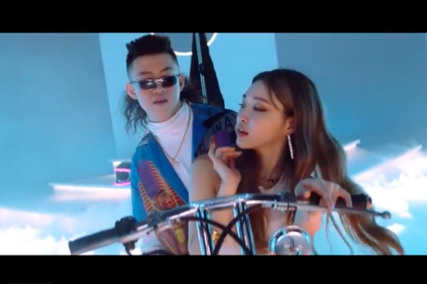 Rich Brian dan Chungha