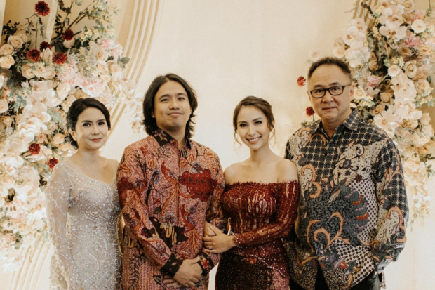 Joshua Suherman dan Clairine Clay