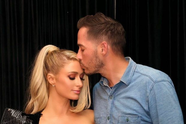 Paris Hilton dan Carter Reum