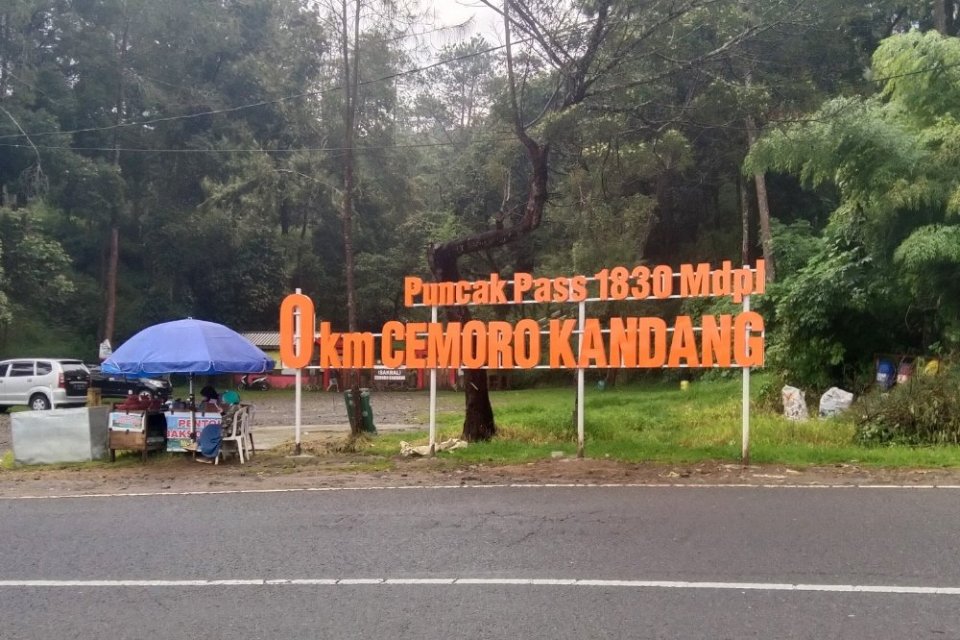 Cemoro Kandang sebagai sebagai salah satu jalur wisata alam Tawangmangu