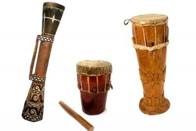 Mengenal Alat Musik Tifa dari Papua yang Sakral dan Erat dengan Ritual - Daerah Katadata.co.id