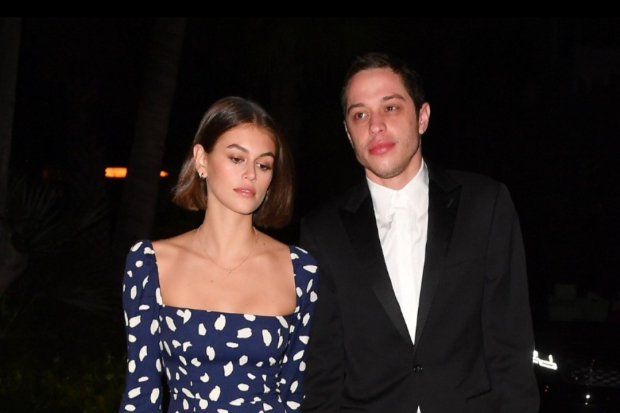 Pete Davidson dan Kaia Gerber