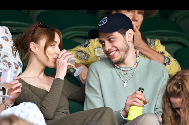 Pete Davidson dan Phoebe Dynevor