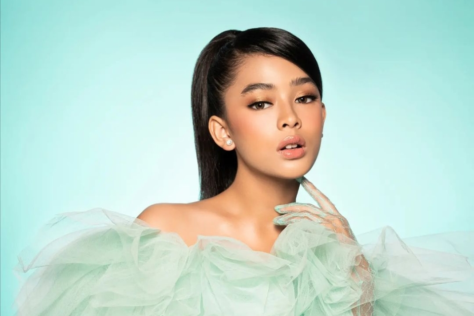 Xitoylik ayollarning erotik fotosessiyalari