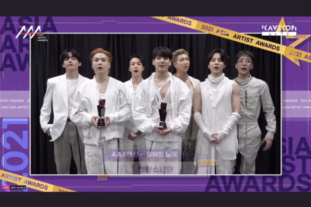 BTS Benangkan Daesang di AAA 2021