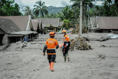 13+ Gunung Semeru Erupsi Hari Ini PNG