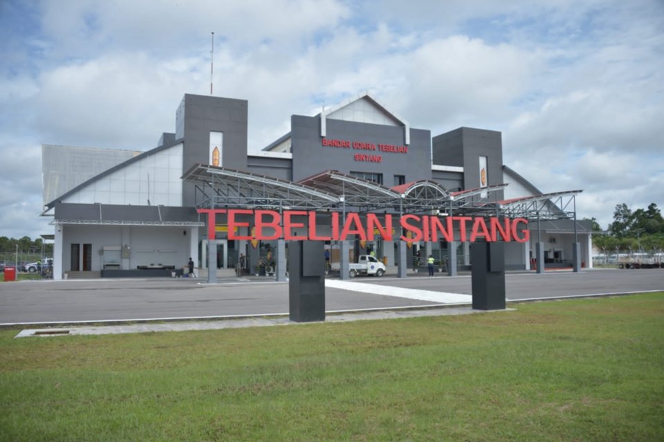 Jokowi, Bandara Tebelian Sintang, Kalimantan Barat