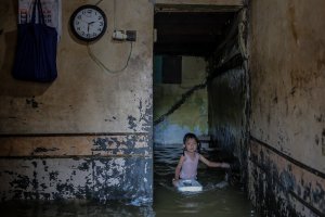 Banjir Rob Masih Menghantui Warga Pesisir Jakarta