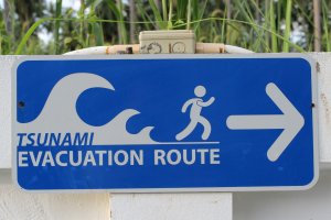 Ilustrasi tsunami , BMKG , gempa