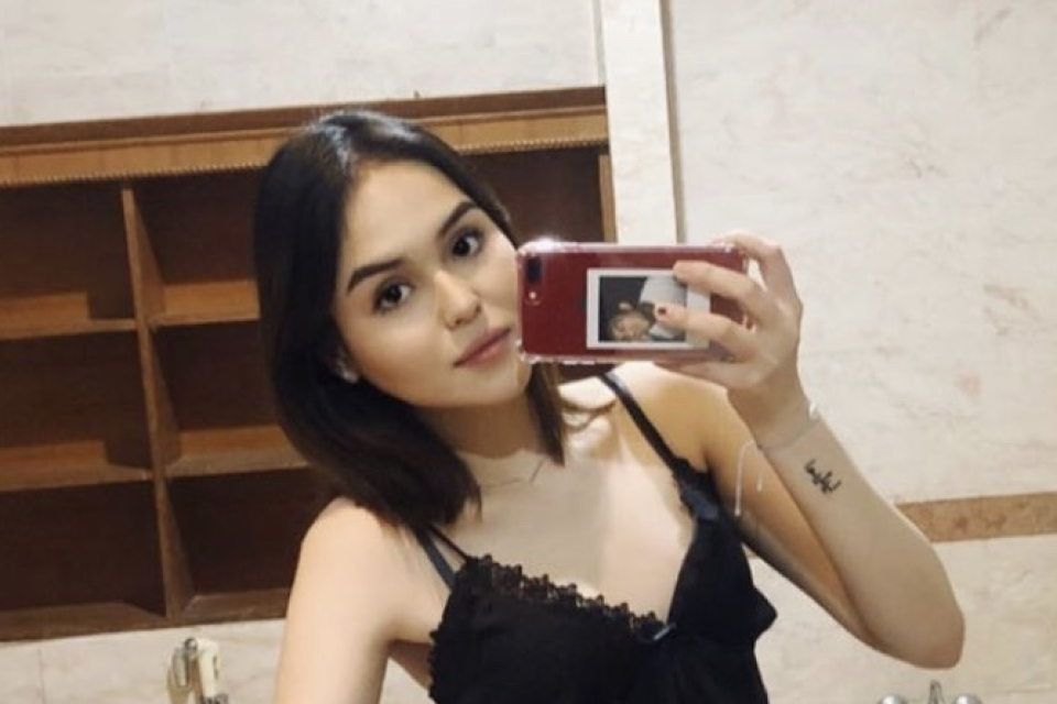 Tayt kiygan yalangoch erkaklar fotosuratlari