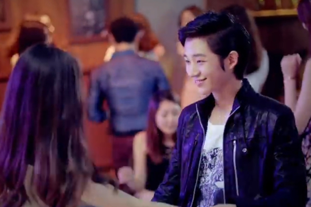 Jung Hae In dalam MV AOA