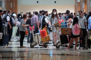 Prediksi Penumpang Bandara Jelang Natal & Tahun Baru 2022