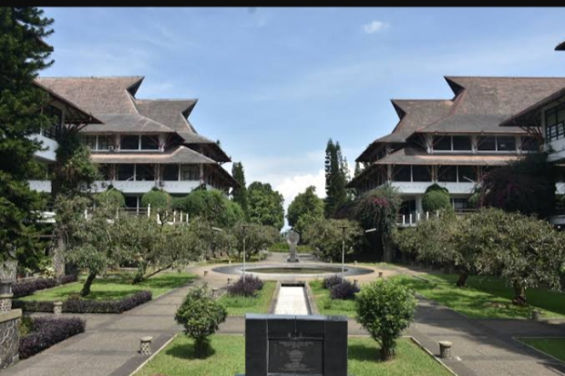Universitas Teknologi Bandung