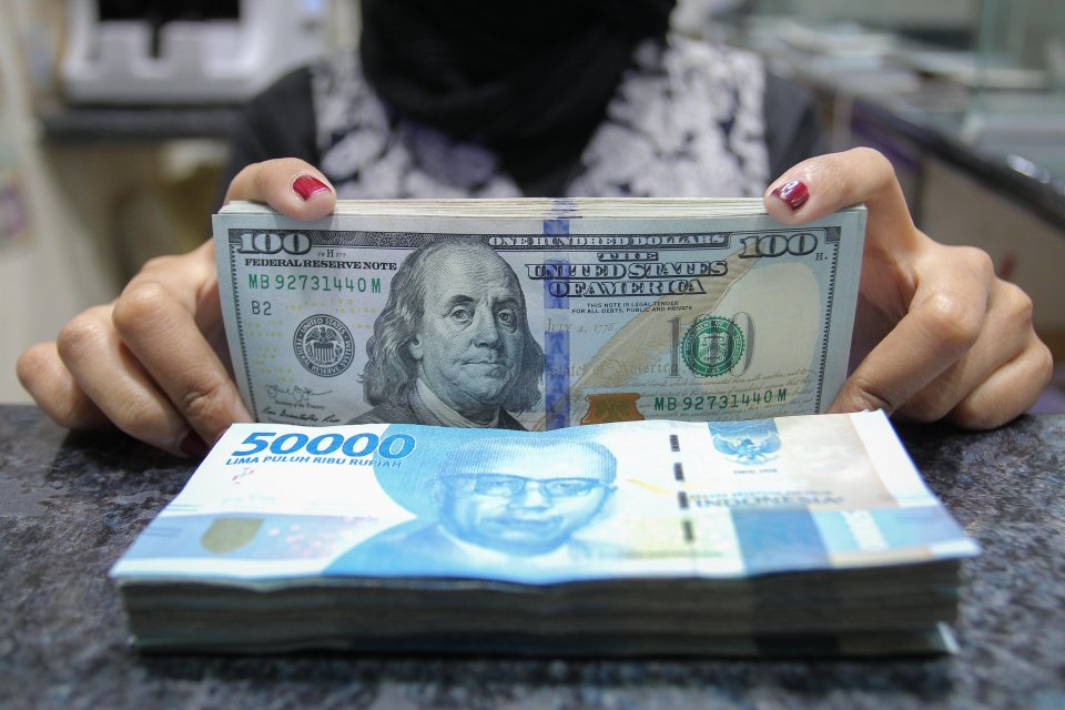 rupiah-melemah-jadi-15-000-us-ada-kekhawatiran-bunga-as-naik-lagi