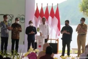 Presiden Joko Widodo saat meresmikan holding BUMN pariwisata dan pendukung di Lombok, NTB, Kamis (13/1). Foto; Tangkapan layar Youtube Sekretariat Pre