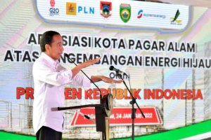 Presiden Joko Widodo saat mengunjungi kota Pagar Alam, Sumsel, Senin (24/1). Foto: Antara