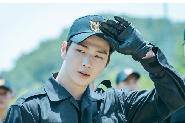 Kang Daniel di drama Rookie Cops
