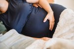 Ilustrasi posisi tidur yang baik untuk ibu hamil