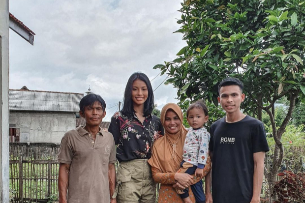 Andina Julie dan Keluarga