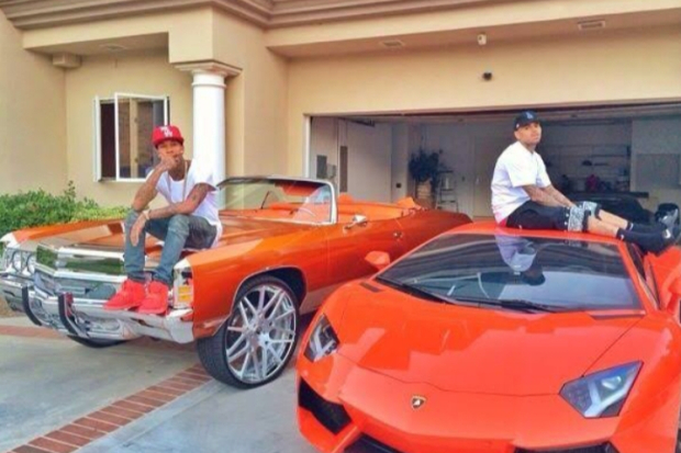 Perilaku Flexing