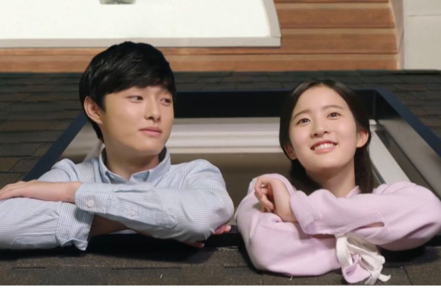 Yoon Chan Young dan Sieun STAYC di Still 17