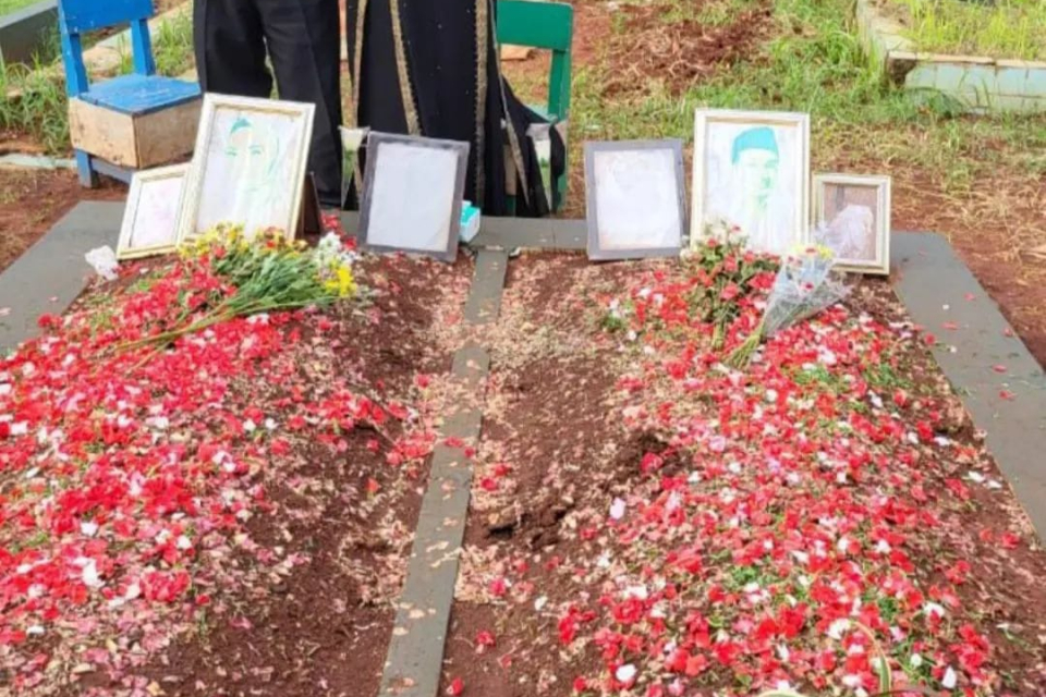 Makam Vanessa Angel dan Bibi Ardiansyah