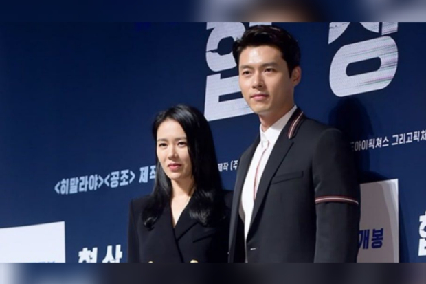 Hyun Bin dan Son Ye Jin di film Negotiation