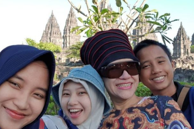Bunda Dorce bersama anak-anak