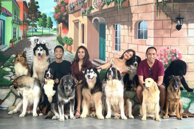 Dennis Talakua dan Marion Jola