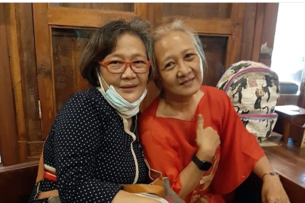 Yati Surachman dan Adik