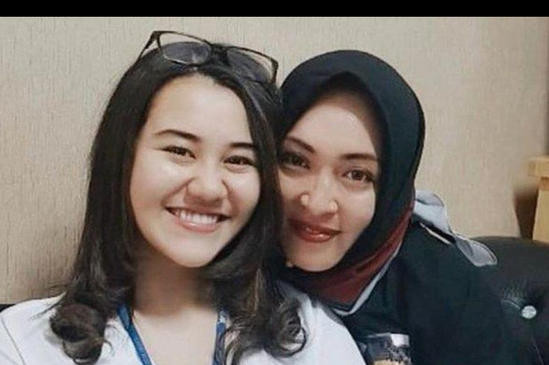 Aaliyah Massaid dan Angelina Sondakh