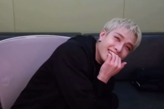 Bang Chan Stray Kids saat mendengarkan lagu Lathi - Weird Genius